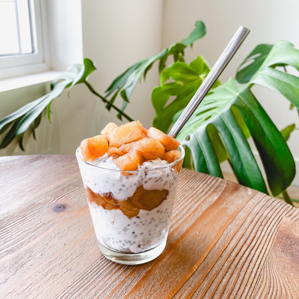 Cinnamon apple chia pudding&nbsp;parfait